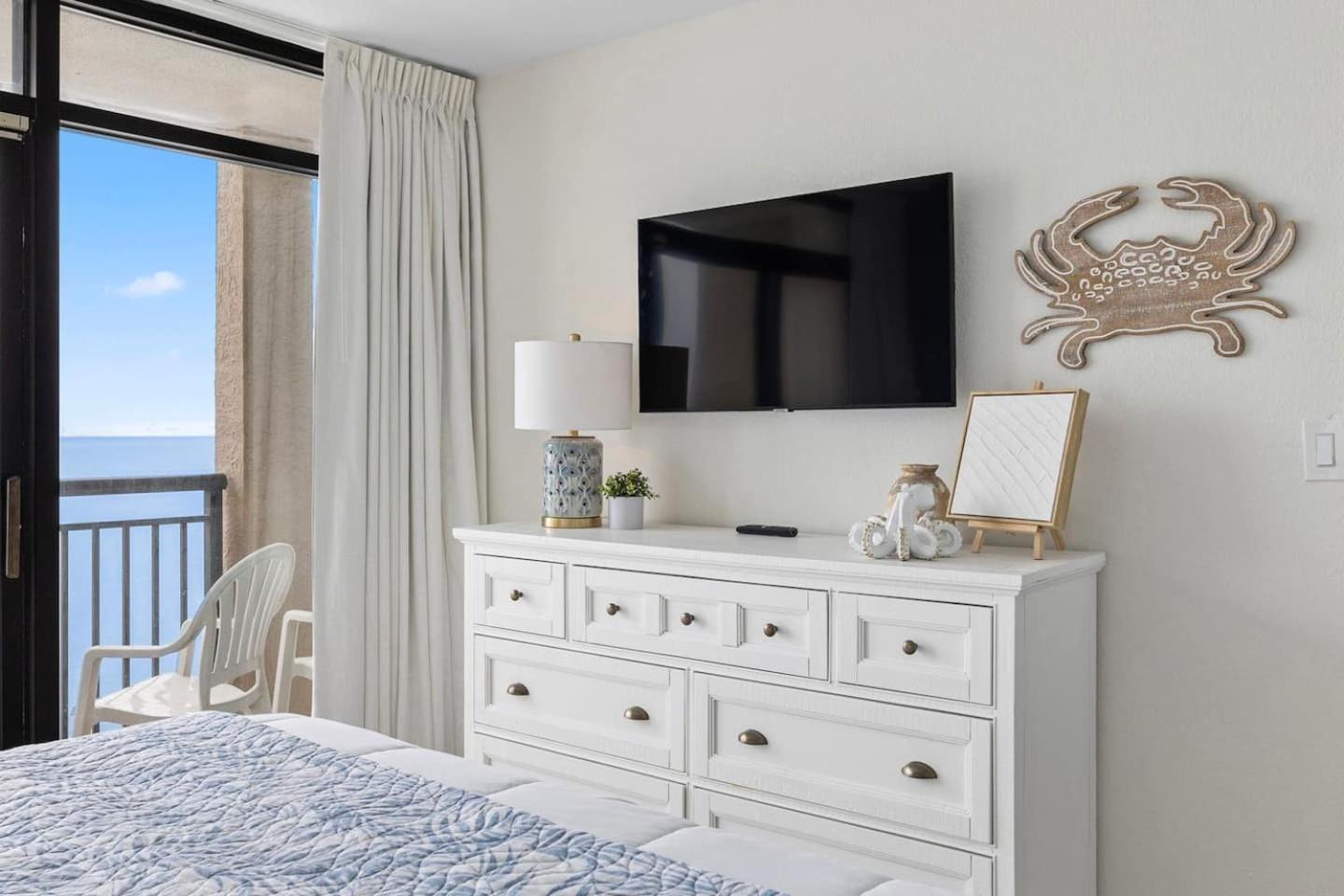 Апартаменты Luxury Ocean Front By Barefoot Landing Миртл-Бич Экстерьер фото