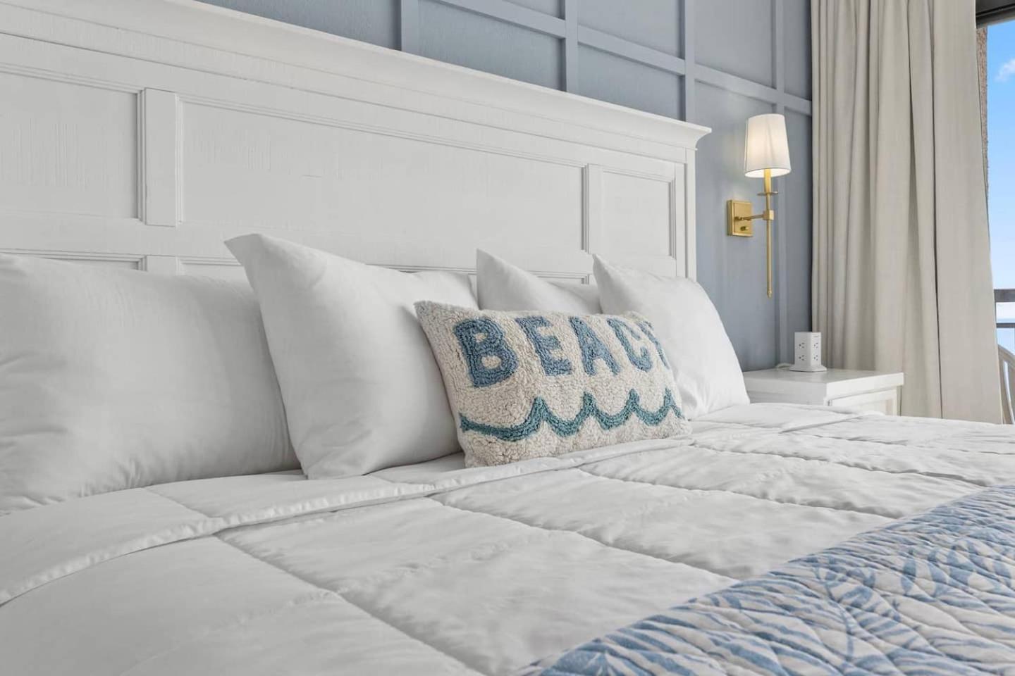 Апартаменты Luxury Ocean Front By Barefoot Landing Миртл-Бич Экстерьер фото